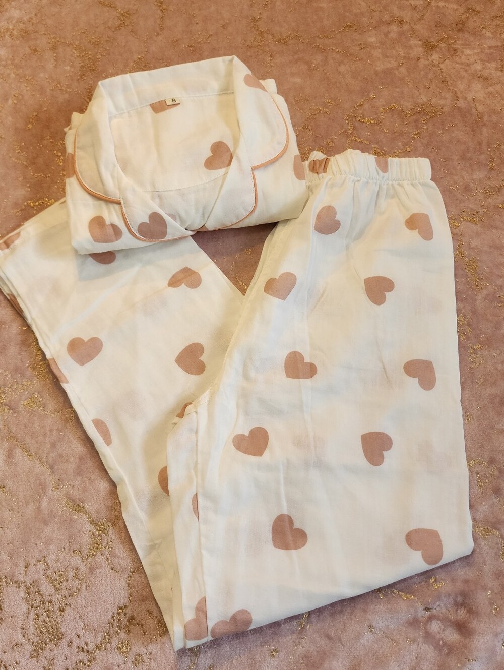 THE FLEECE COMPANY | Hearts Print Pajamas Set